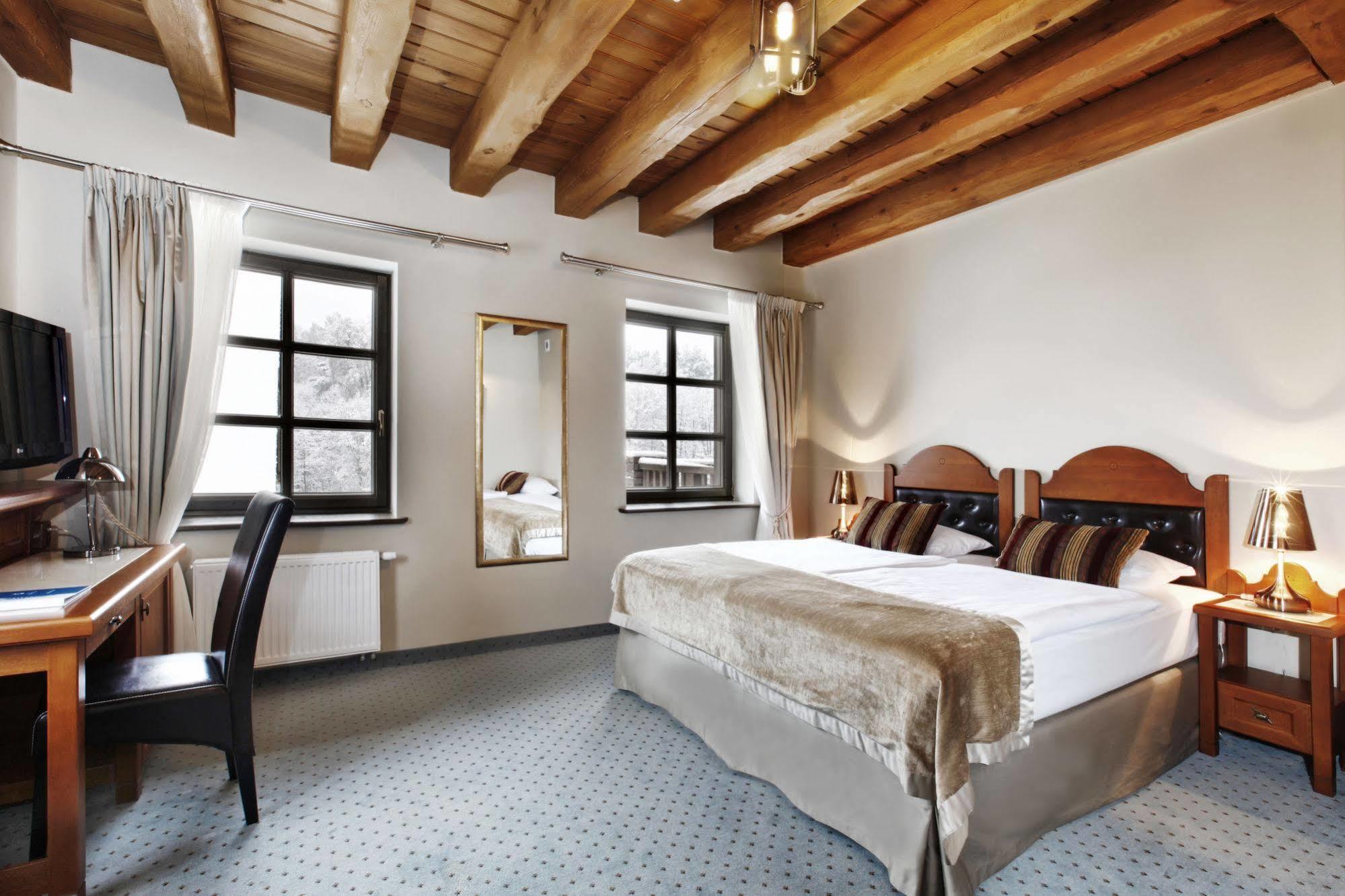 Hotel Aubrecht Country Spa Resort Przechlewo Buitenkant foto