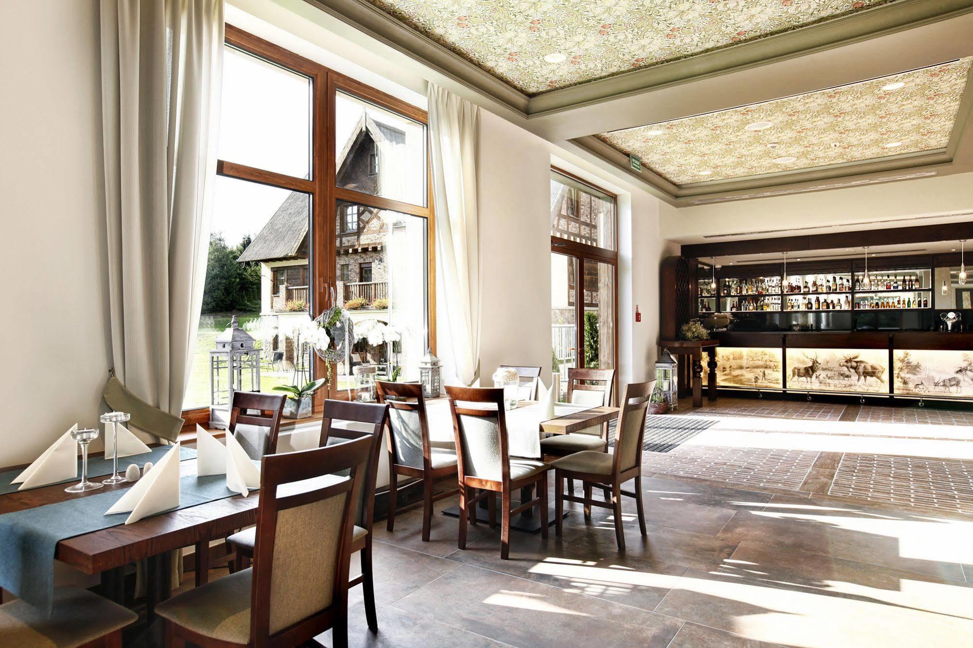 Hotel Aubrecht Country Spa Resort Przechlewo Buitenkant foto